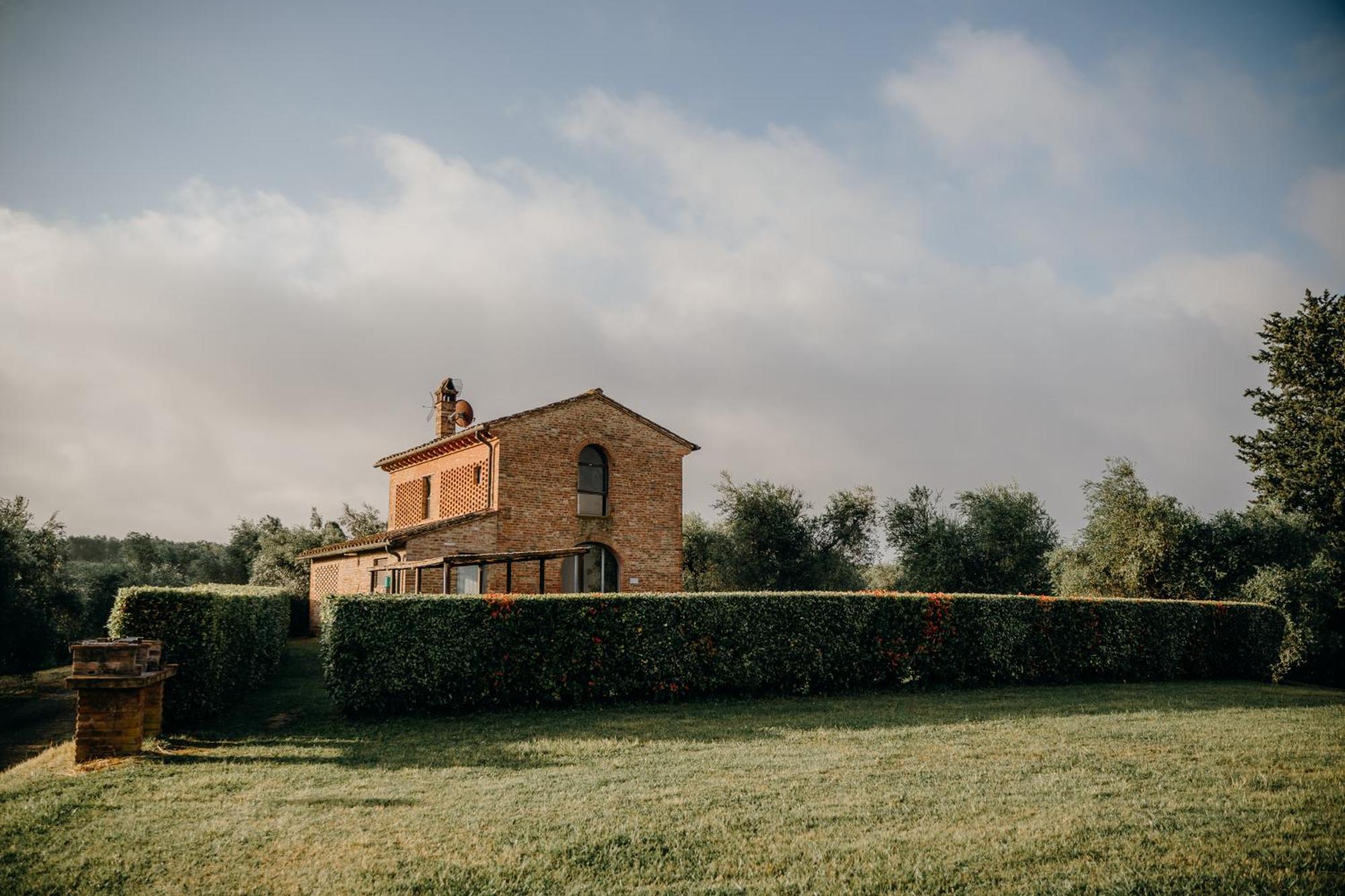 Gasthaus Fattoria Di Colleoli Exterior foto