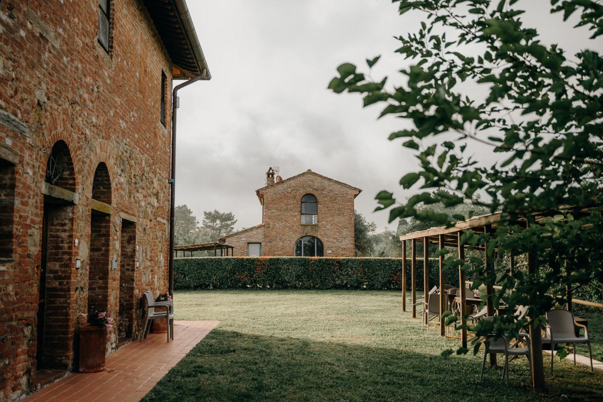 Gasthaus Fattoria Di Colleoli Exterior foto