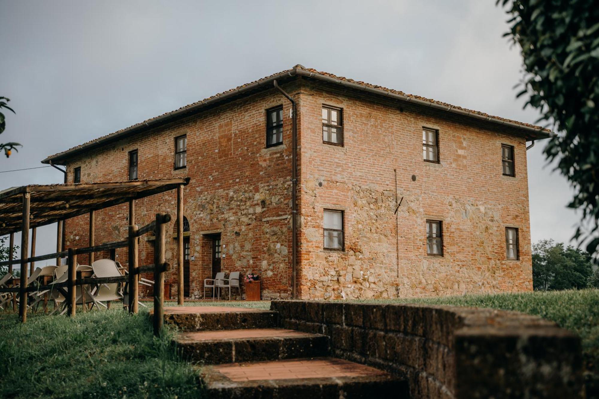 Gasthaus Fattoria Di Colleoli Exterior foto